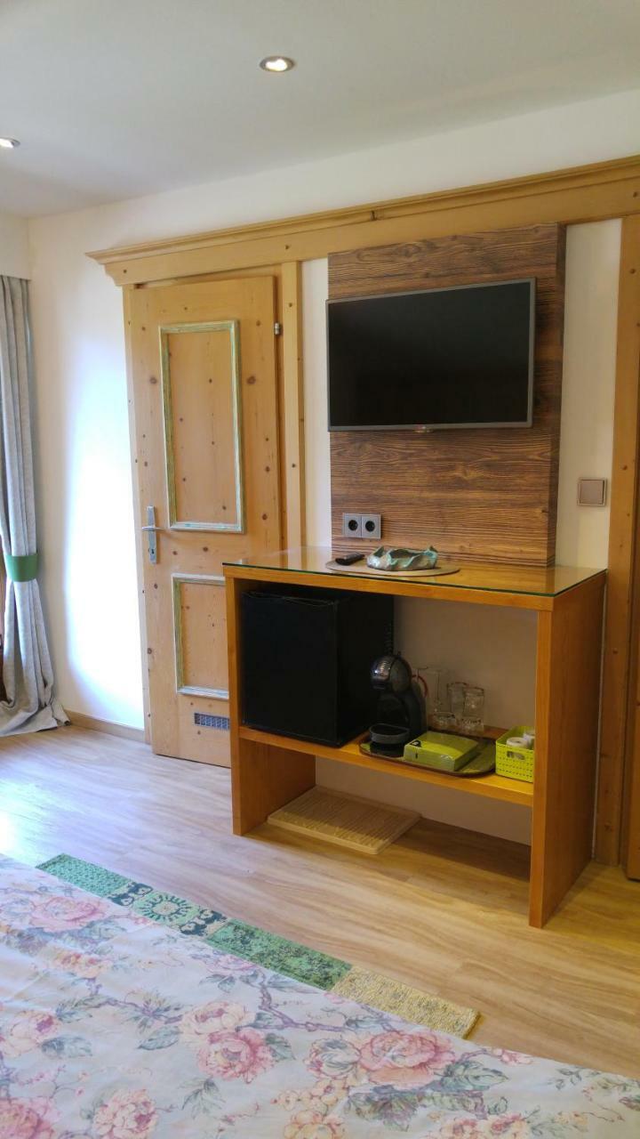 Haus Mattersberger Apartment Матрей ин Остирол Екстериор снимка